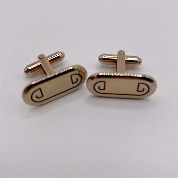Vintage Signed HICKOK USA Cufflinks - gold toned oval with design - Picture 1 of 1